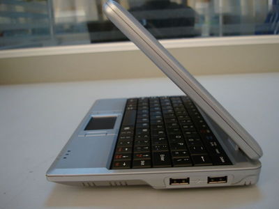 7寸銀色上網(wǎng)本 計(jì)算機(jī)硬件與網(wǎng)絡(luò)設(shè)備行業(yè)的新商機(jī)
